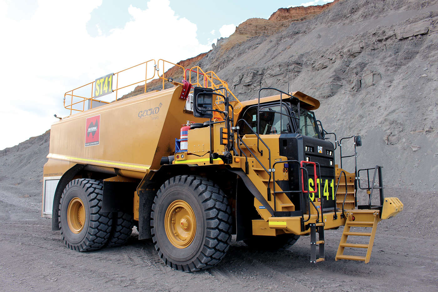 Mining Equipment CAT 775G Service Truck